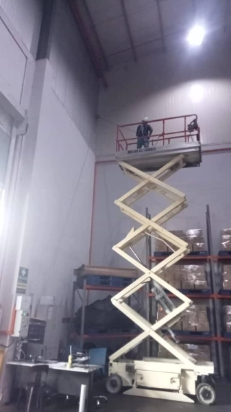 SPIDER WEB CLEANING AT WAREHOUSE CELING AT PASIR GUDANG JOHOR