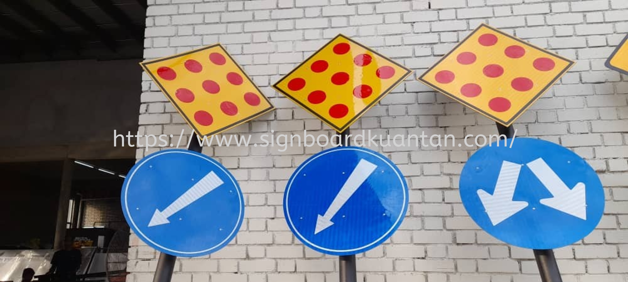 ROAD SIGNAGE AT TERENGGANU,KUANTAN,PAHANG