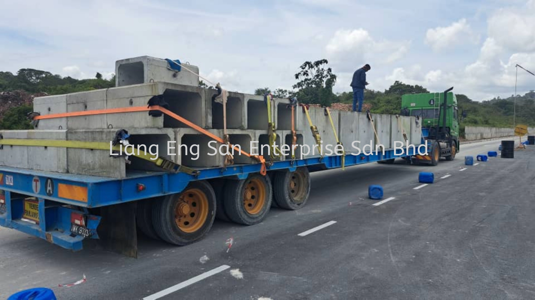 RENTAL LOWLOADER 43FT X 10FT AT JB JOHOR BAHRU 