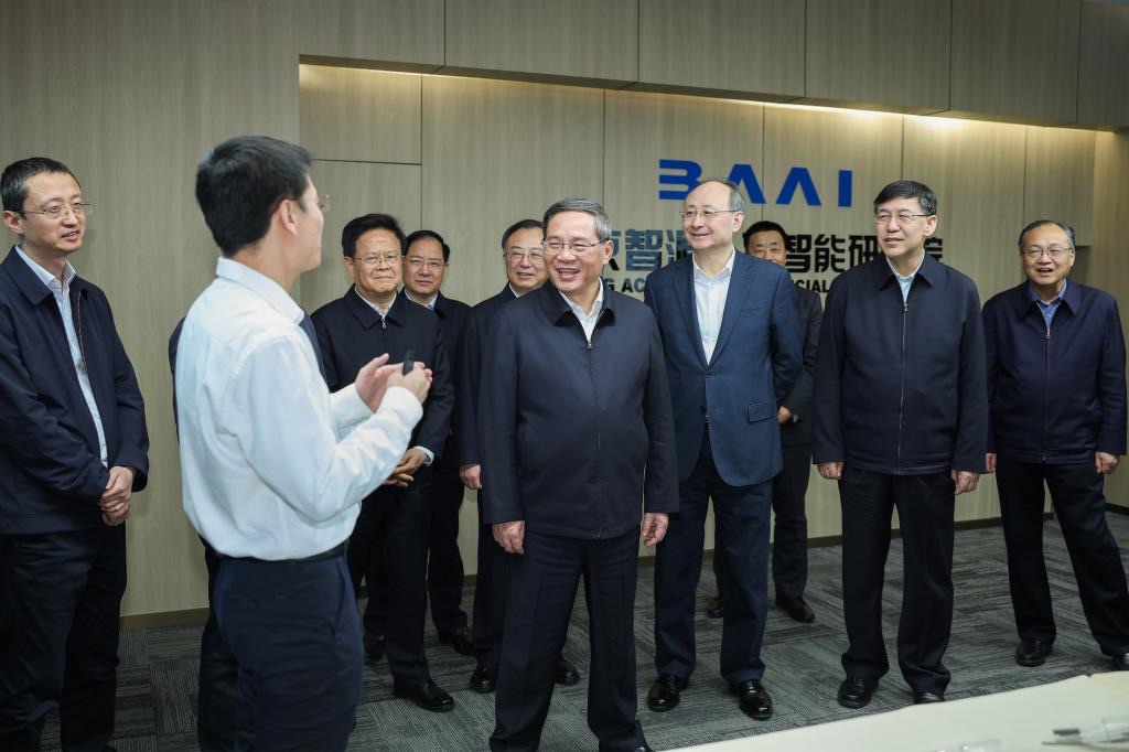 Chinese premier calls for deepening integration of sci-tech, industrial innovation