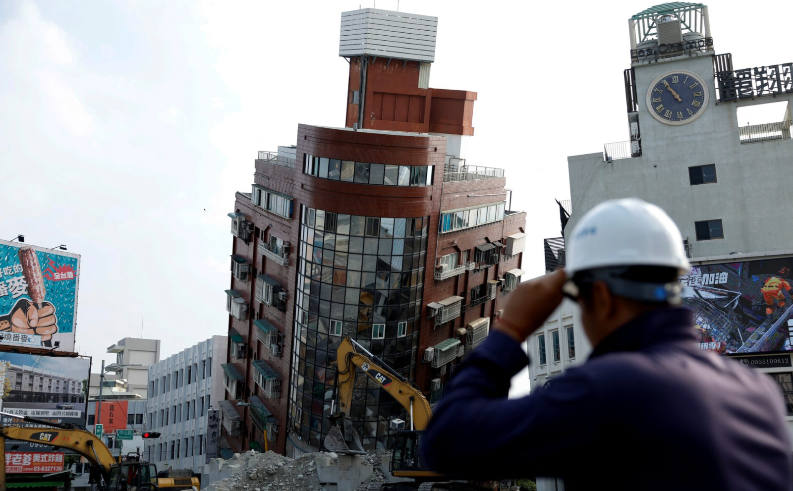 Taiwan earthquake injuries top 1,000, hotel workers still missing