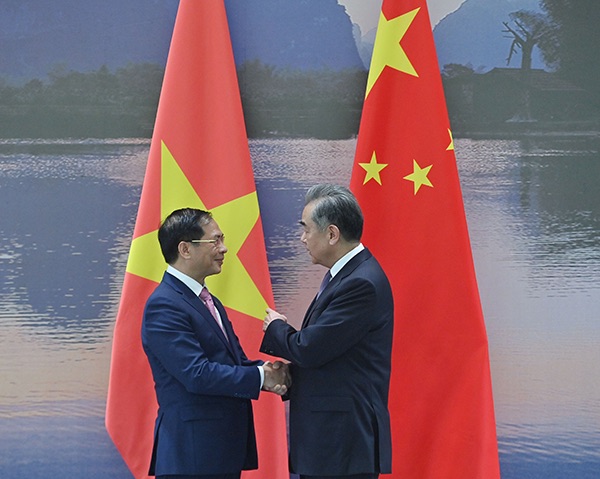 Wang Yi: China, Vietnam should accelerate maritime cooperation