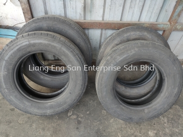 215/75R17.5 Bridgestone 99% New Tyre