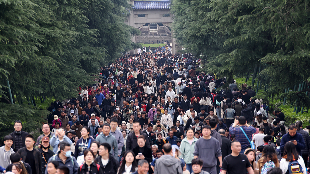 China Qingming holiday sparks travel and consumption boom