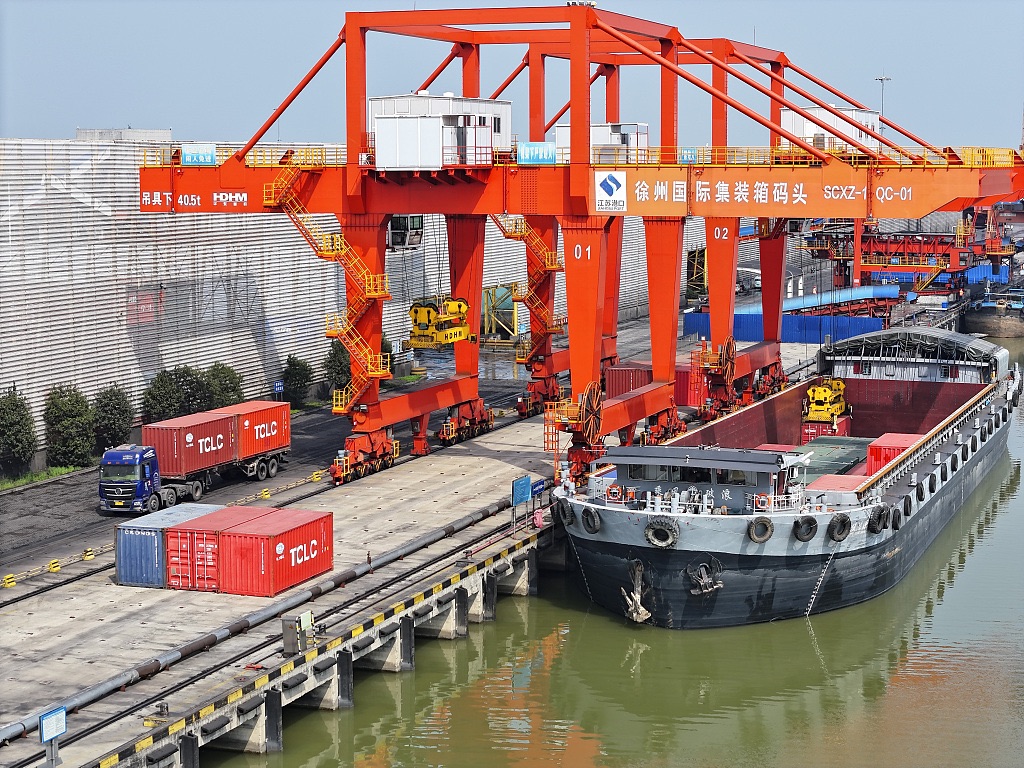 China's foreign trade up 5% in Q1, sets new records