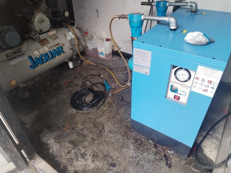 Maintenance Service  Piston Air Compressor & Air Refrigerated Dryer