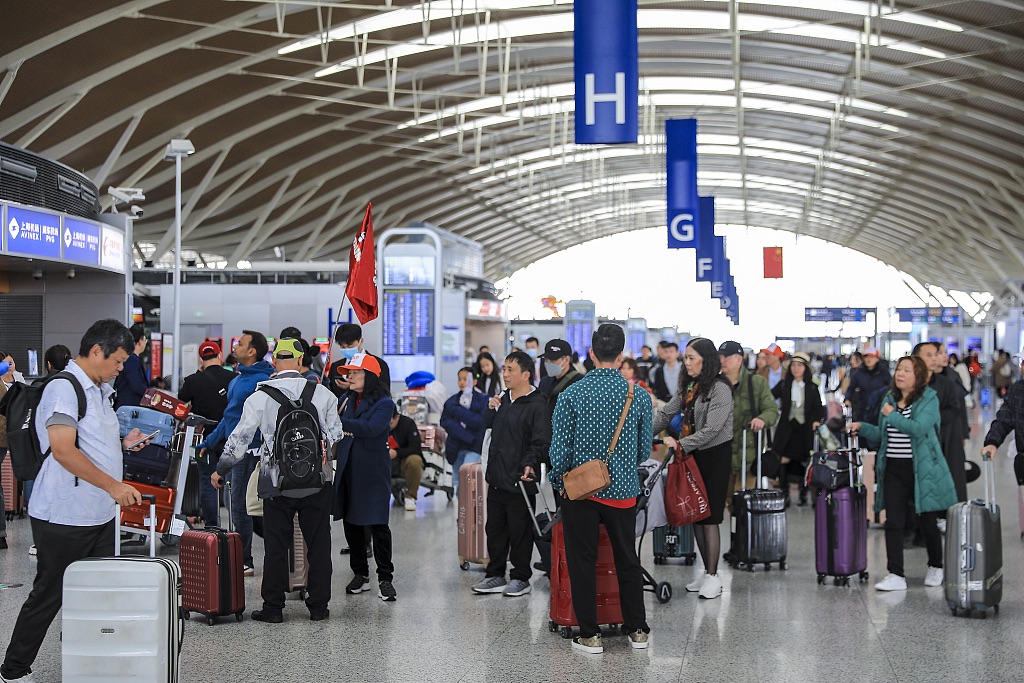 China's cross-border trips exceed 141m in Q1, doubled from last year