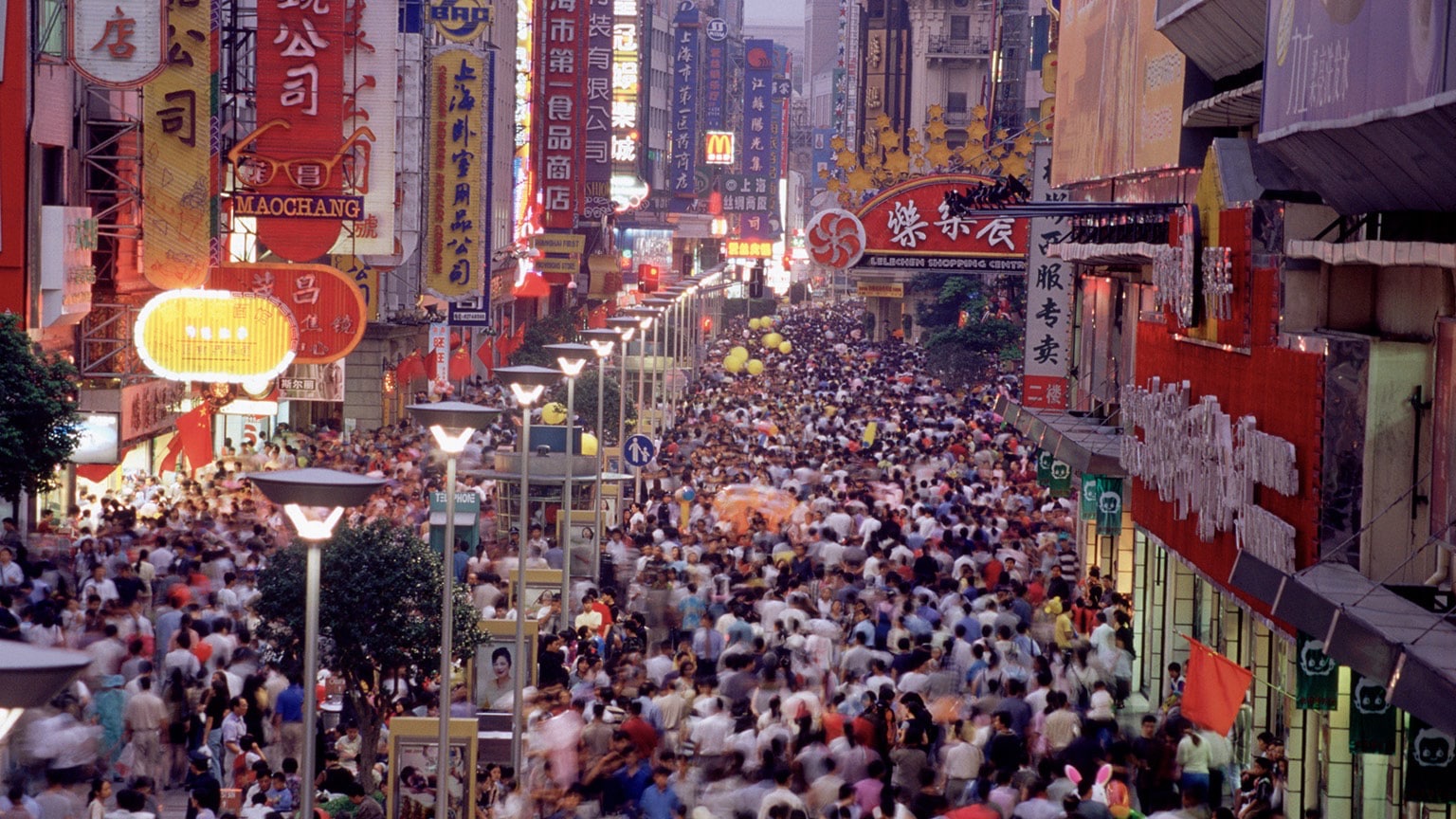 China handles nearly 8.47m entry-exit trips during May Day holiday