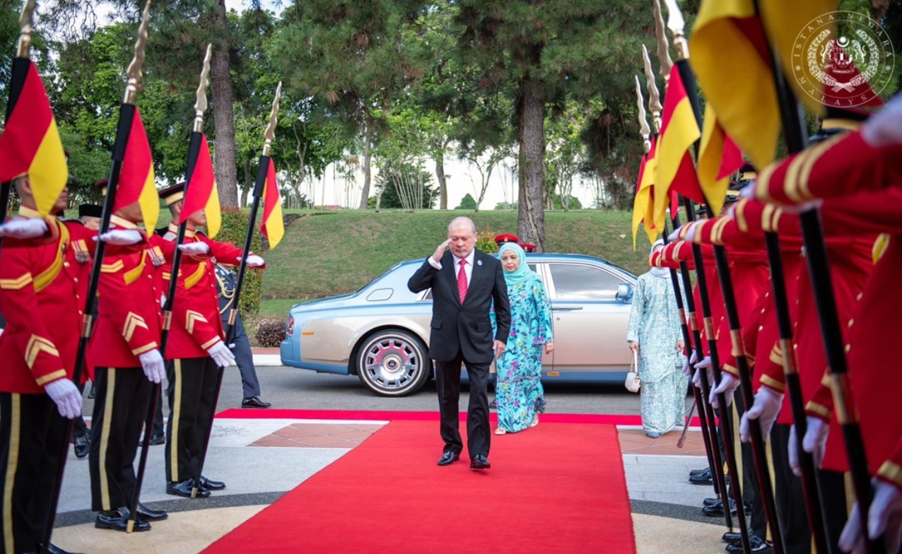 King, Queen arrive in Singapore for maiden state visit