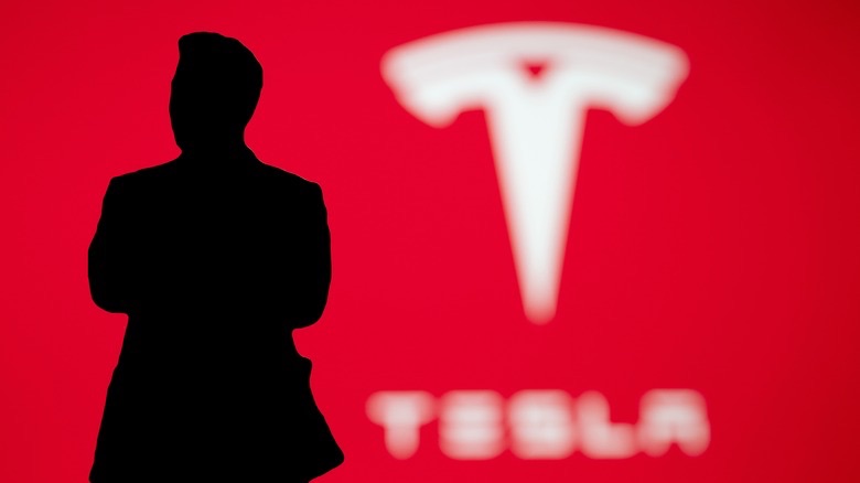 Tesla plans to test its ‘robotaxi’ in China