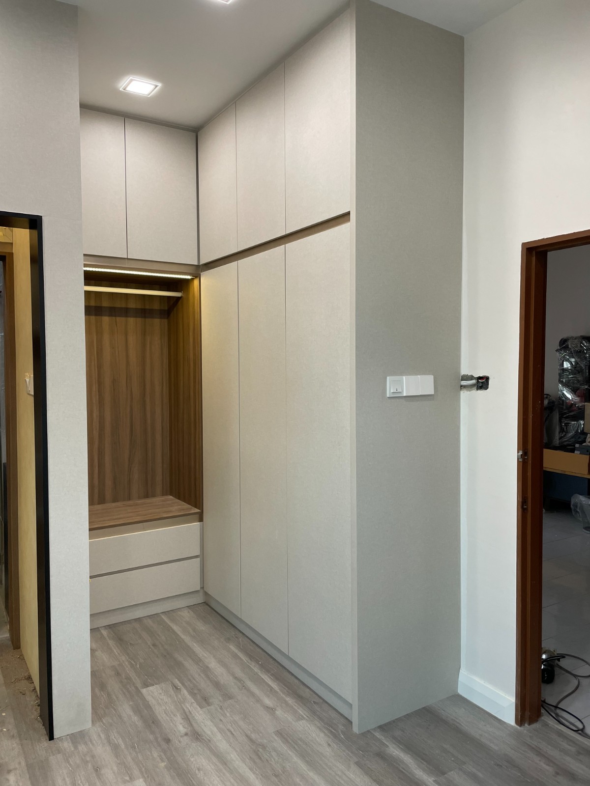 We are specialised in Wardrobe with plywood laminate