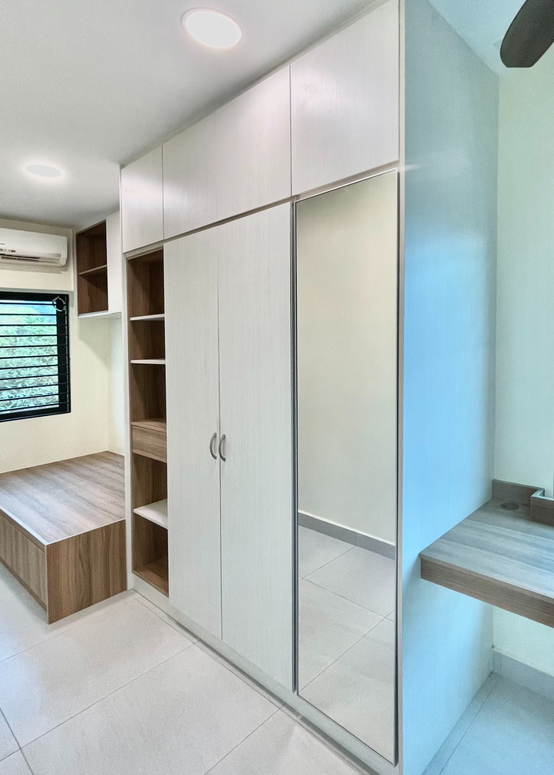 We are specialised in Wardrobe with melamine