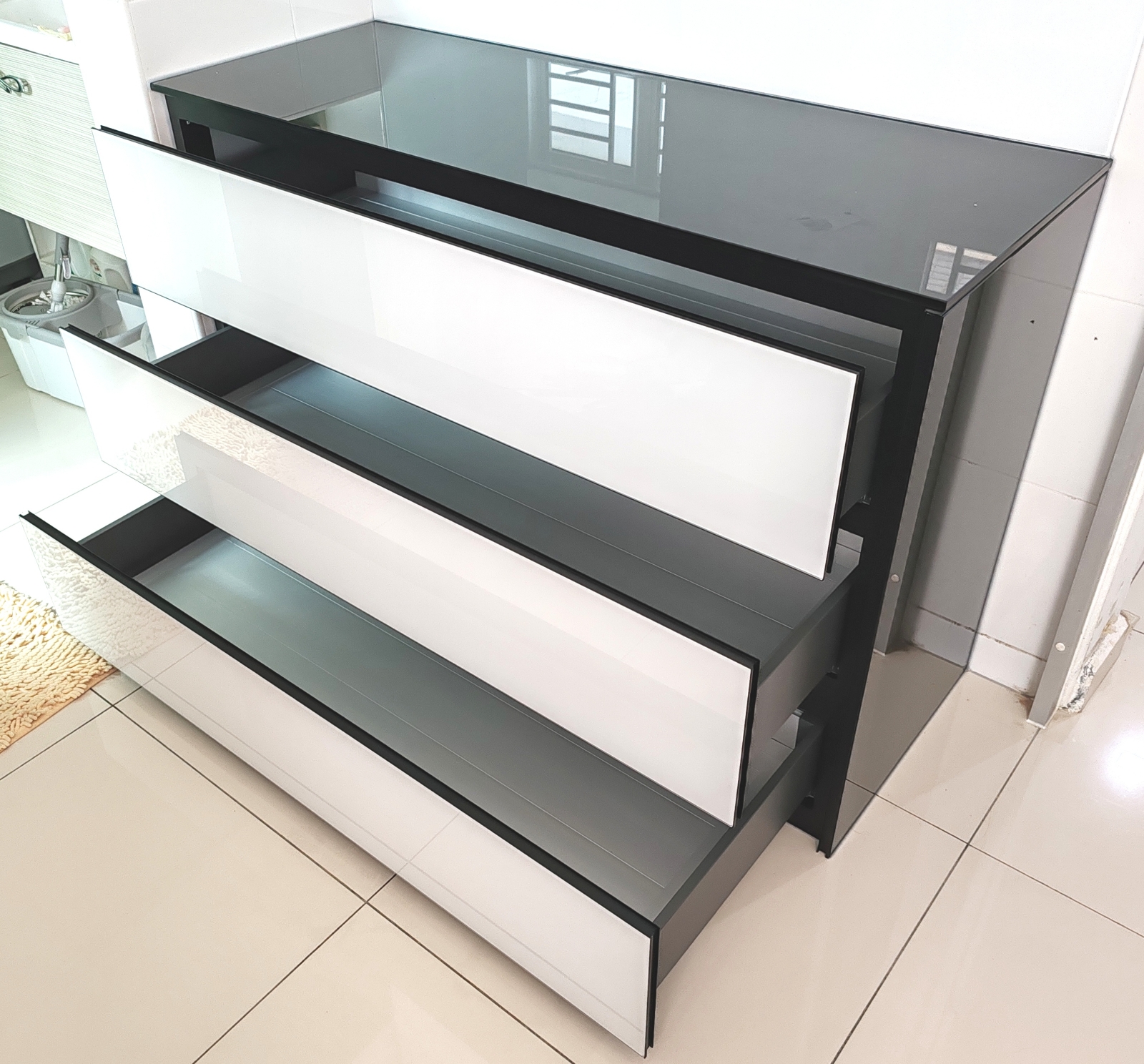 Aluminium Kitchen Cabinet