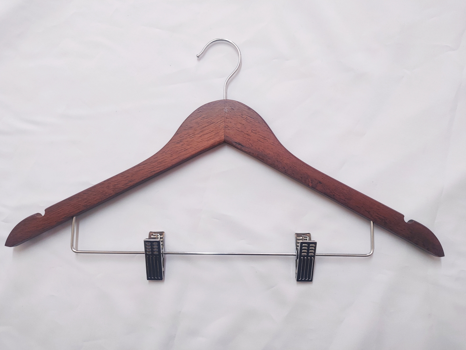 Model: 8022 Walnut Hanger With Clip