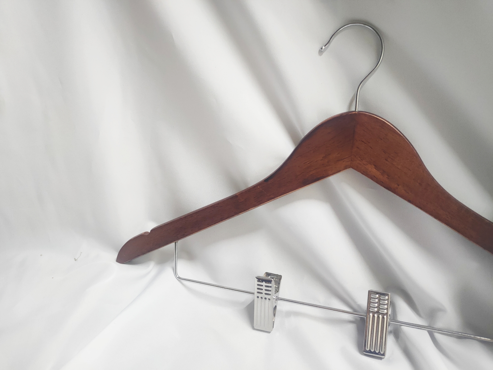 Model : AT3022  Antitheft Wooden Clothes Hanger 
