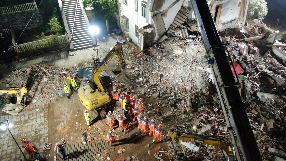 4 killed, 1 injured in residential building collapse in east China's Anhui