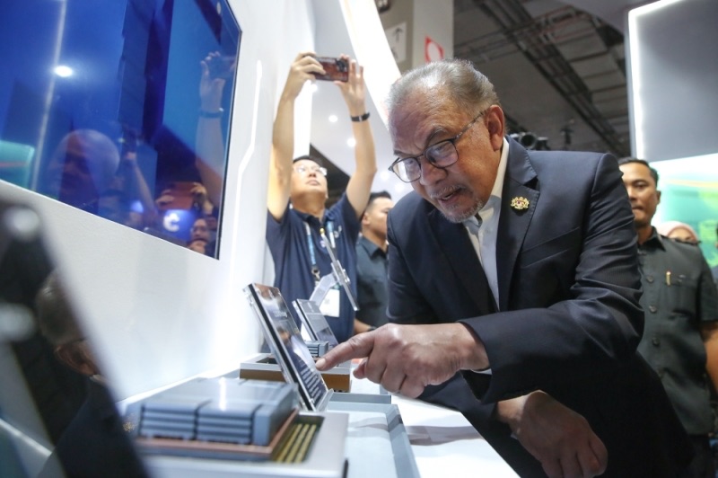 Malaysia can become key hub to supply power chips to electric cars – PM Anwar