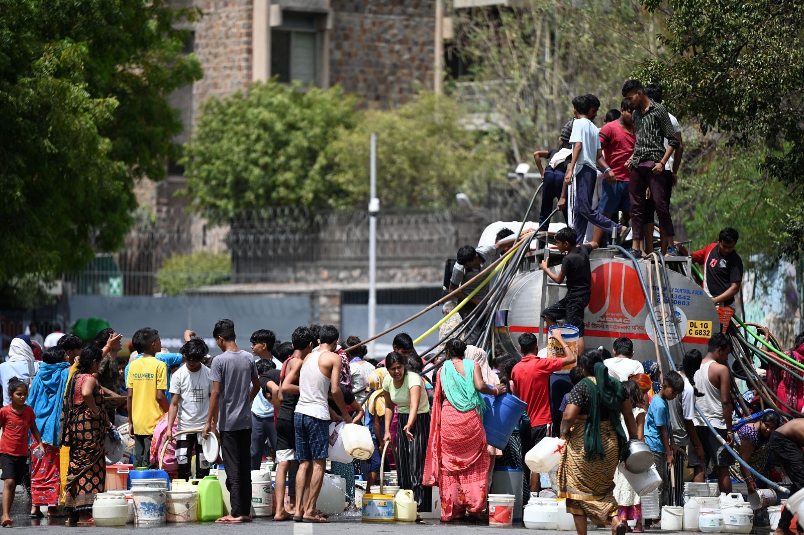 Delhi's record 52.9掳C temperature reading was wrong by three degrees, India says