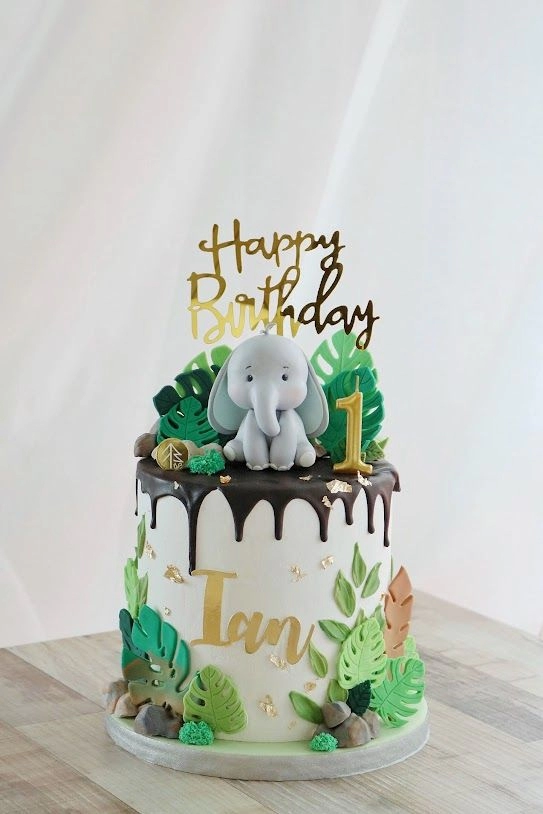 Baby Elephant In Safari Cake