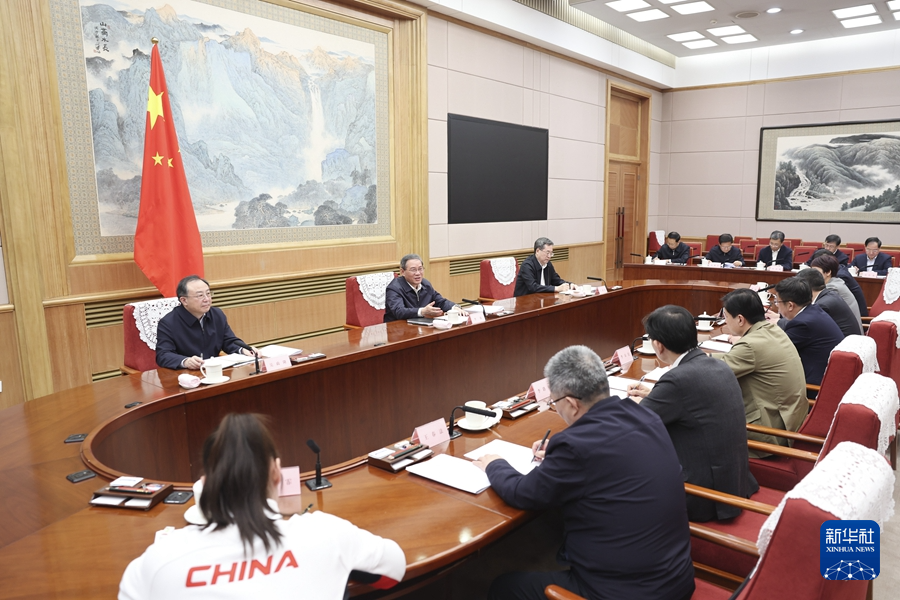 Chinese premier pledges to advance law-based govt