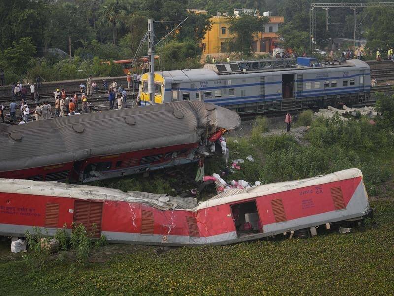 5 killed in train collision in eastern India