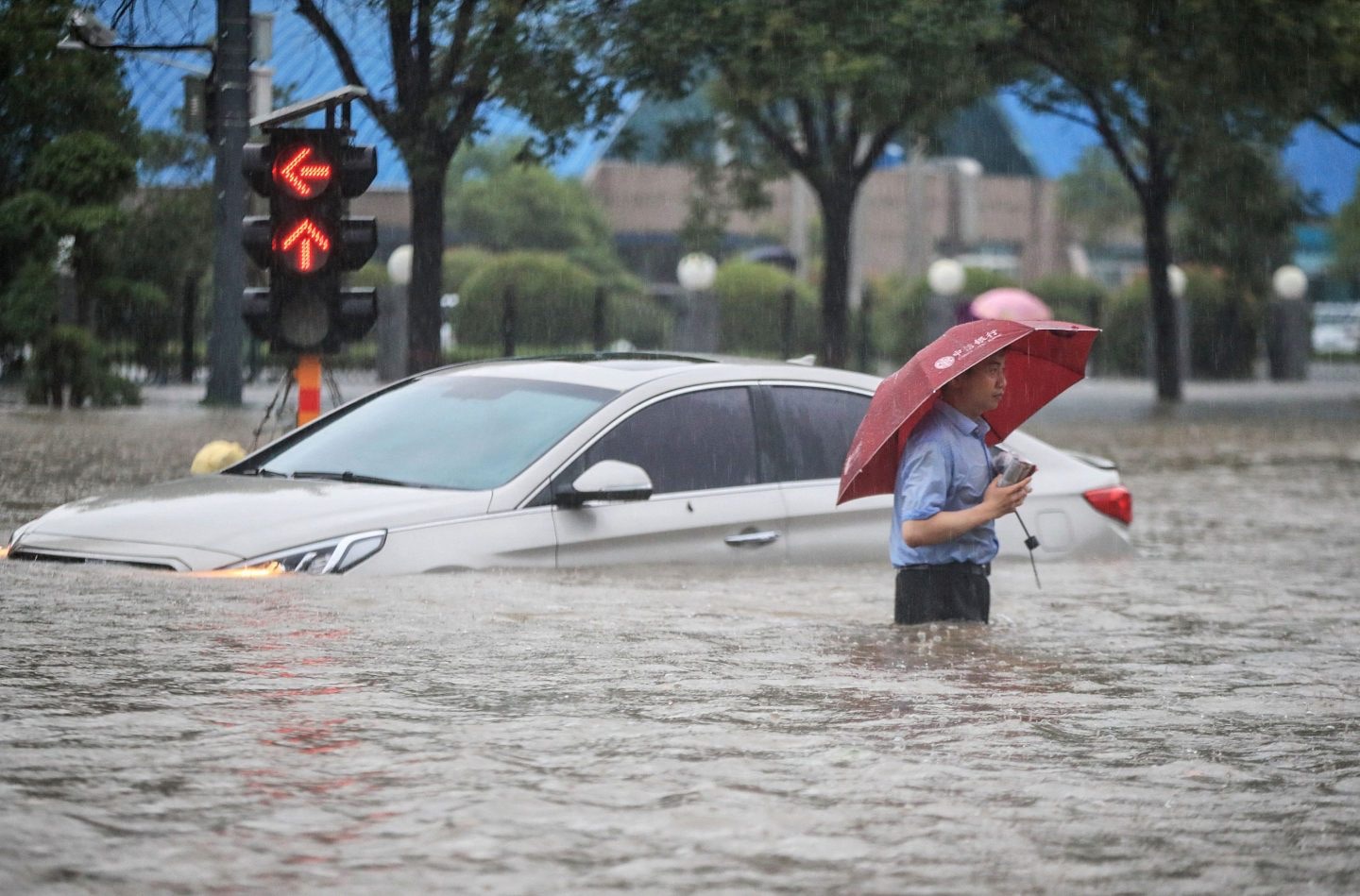 5 dead, 15 missing as heavy rains batter south China's Meizhou