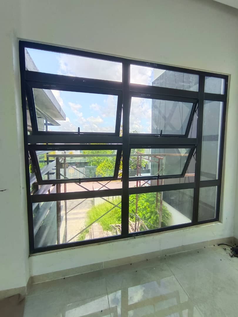 MULTIPOINT TOP HUNG WINDOW