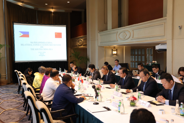 China and the Philippines agree to continue dialogues on South China Sea