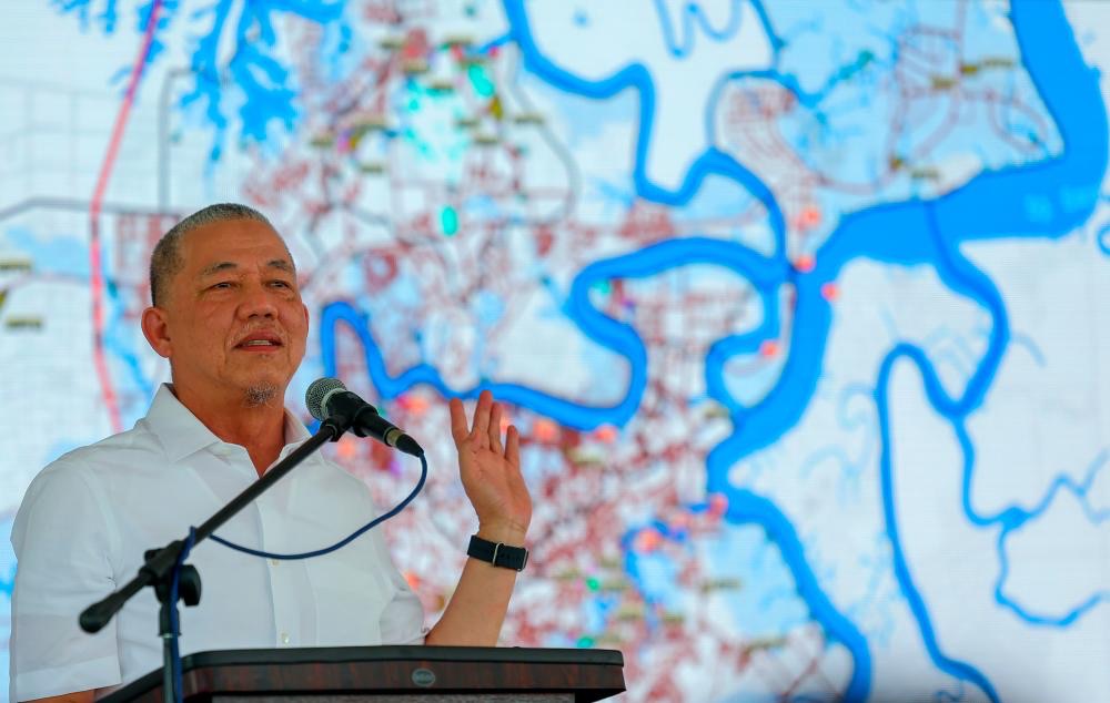 DPM Fadillah reminds contractors to complete gov’t projects on time and within budget