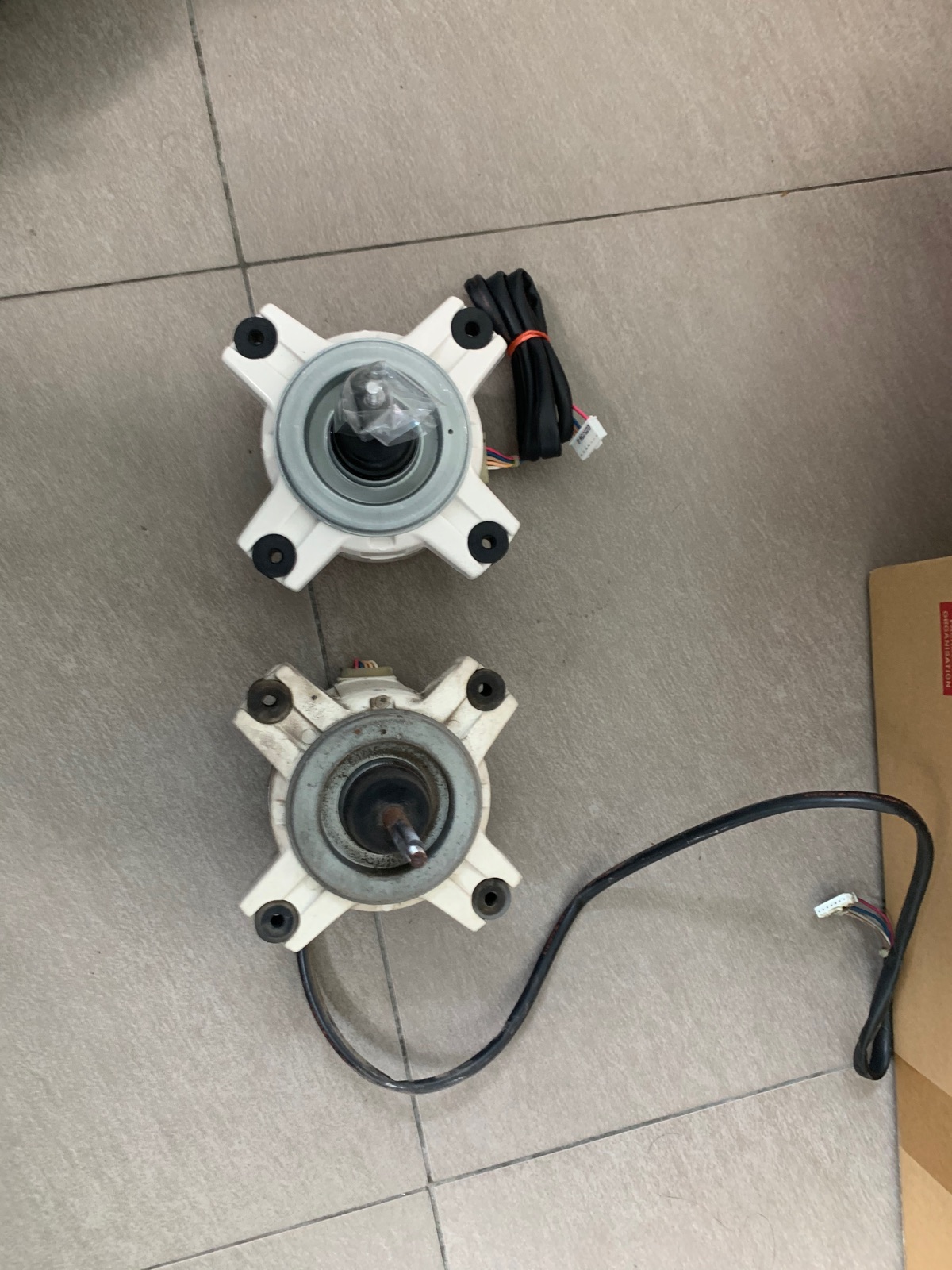 To Replace Fanmotor Set