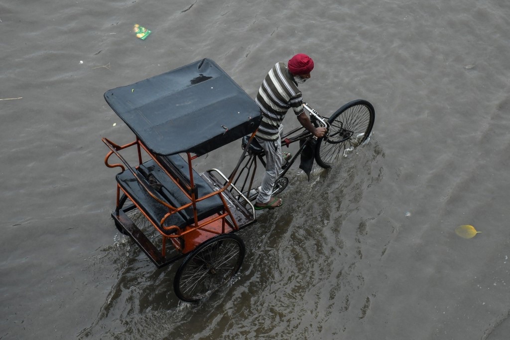 India monsoon death toll climbs to 159, dozens still missing