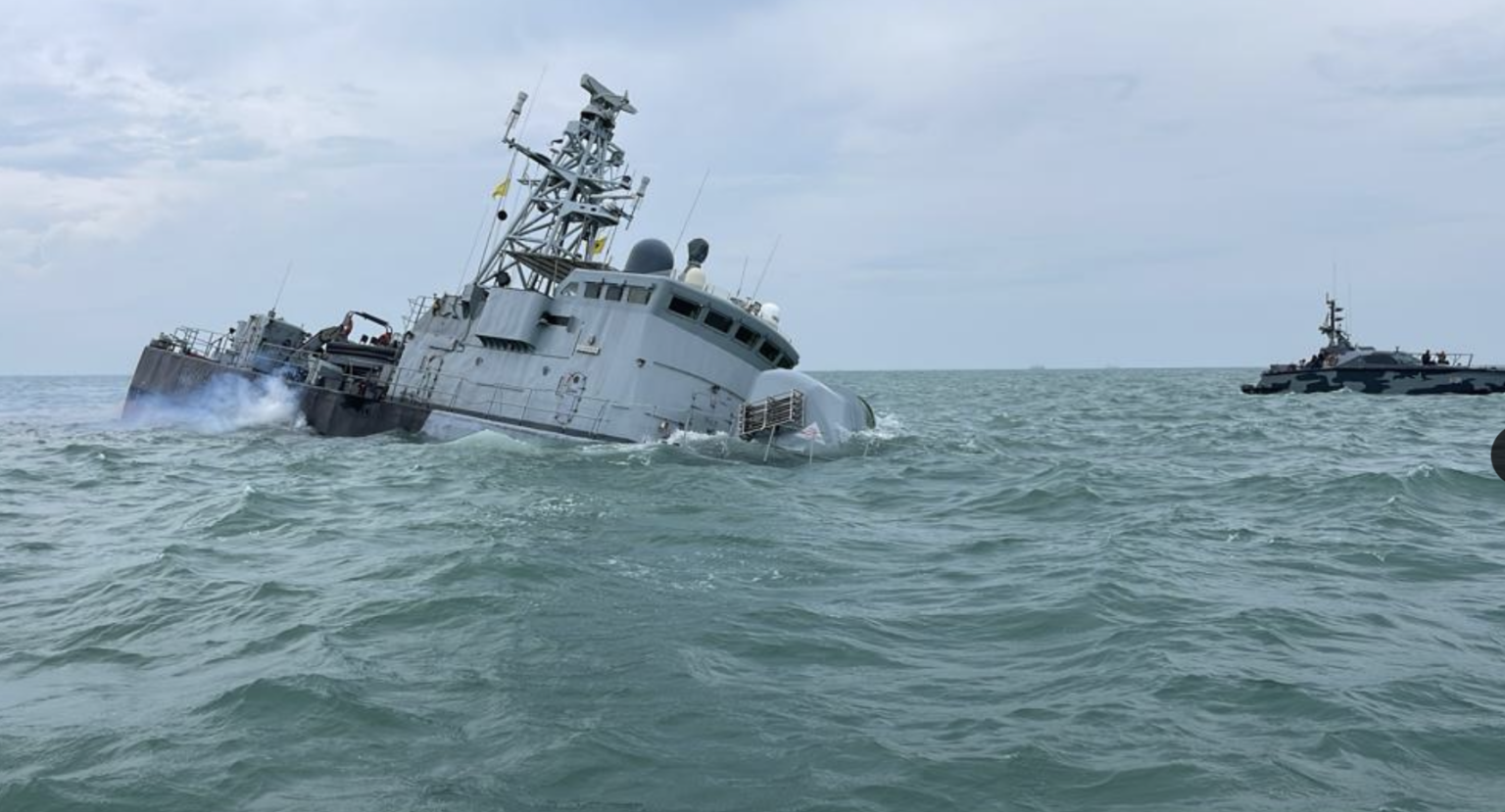 Navy vessel KD Pendekar sinks off Johor coast