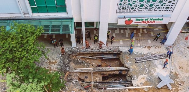 Sinkhole Incident: No New Leads 72 Hours After Search Began