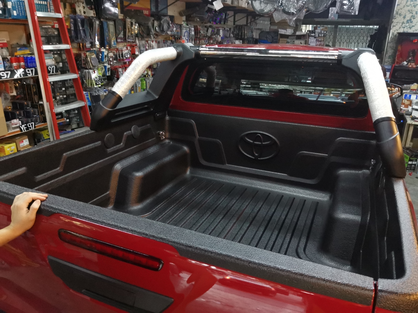 HILUX ROOL BAR