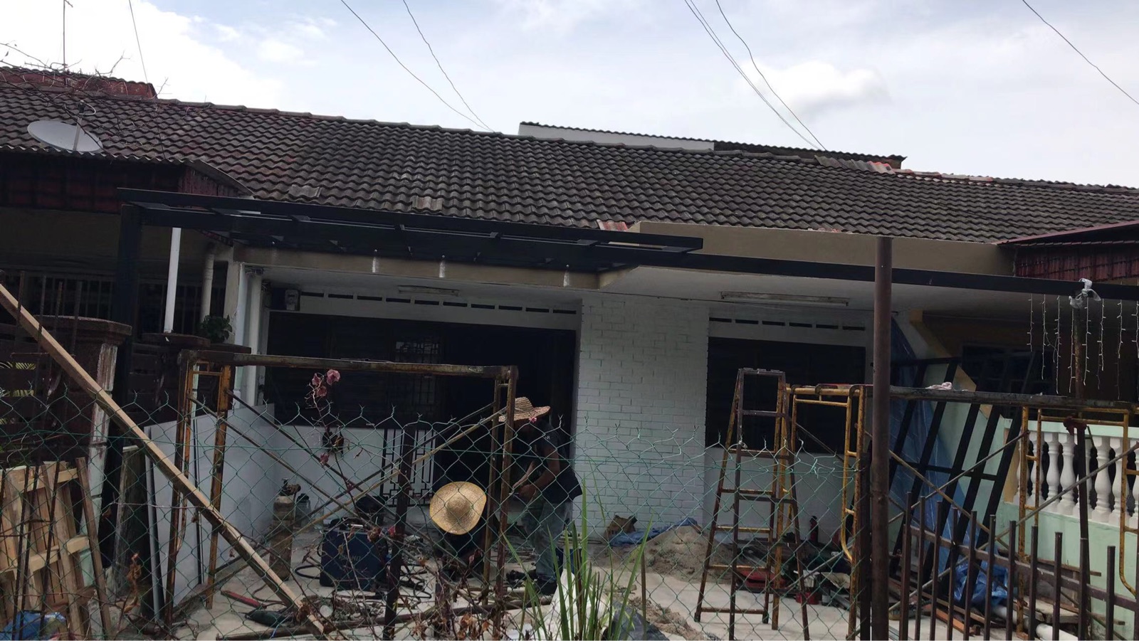 Progress done:(single storey house)-1)To dismantle old awning,supply and install new mild steel pergola awning Acp panel paint 2)To cleaning works - Klang Jaya