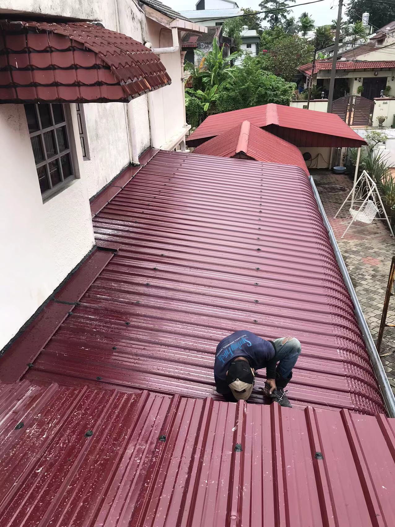 Progress done:before & after(corner double storey)-1)To dismantle awning metal deck panel & replacement new metal deck panel with accessories - Klang Jaya