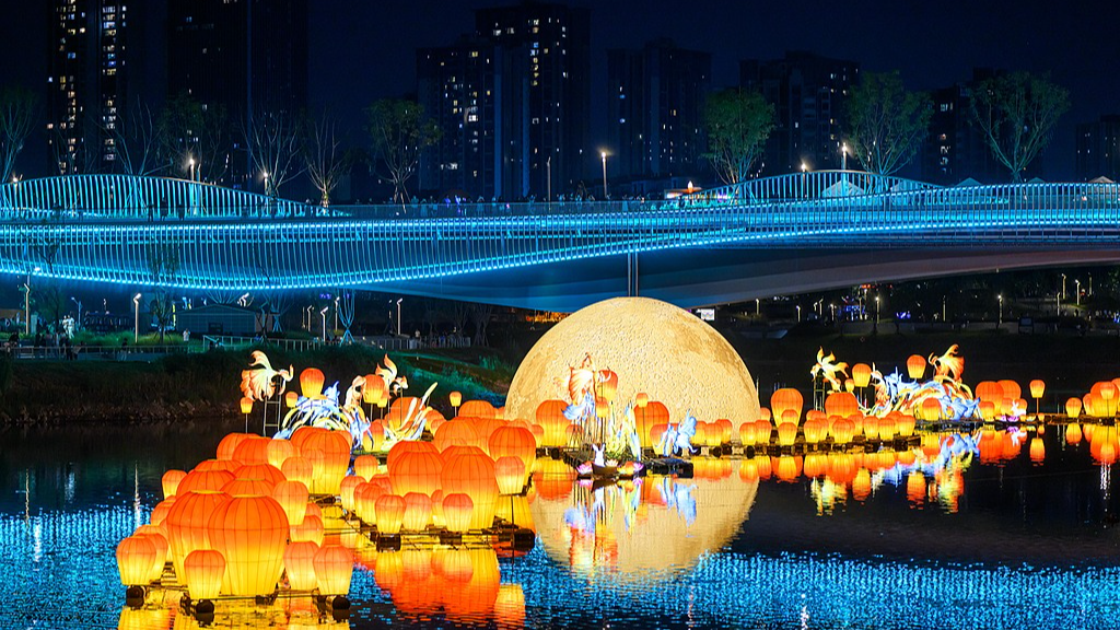 China's daily cross-border trips up 18.6% during Mid-Autumn Festival