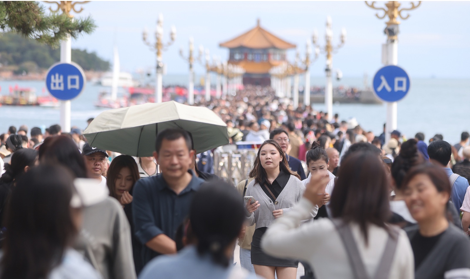 Chinese consumption surges across industries during National Day holiday