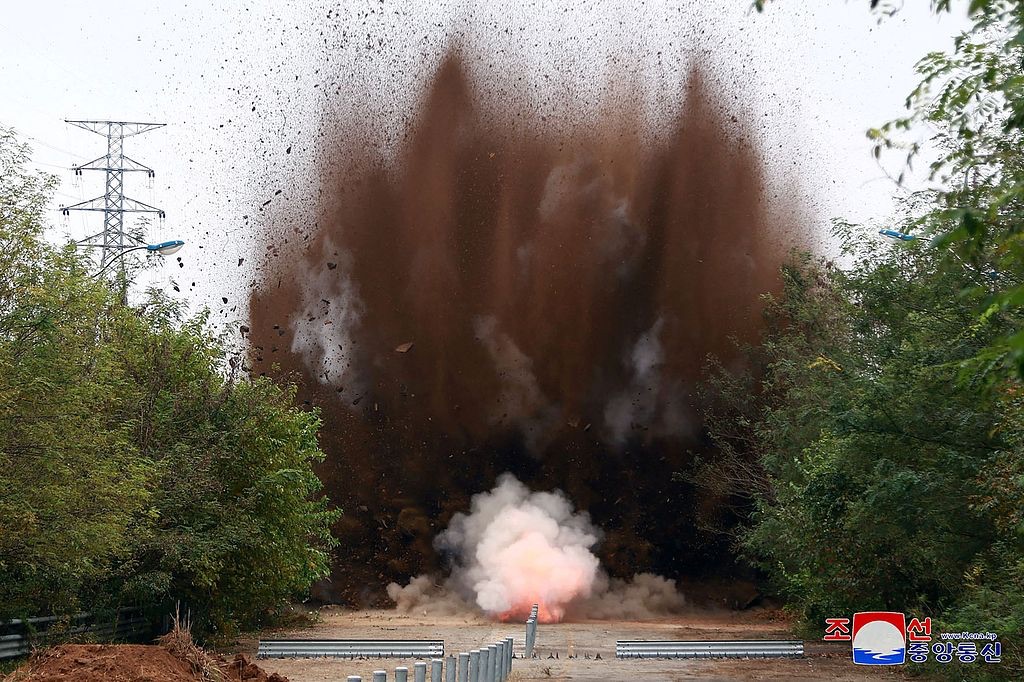 DPRK confirms complete block of road, railway connections to S. Korea