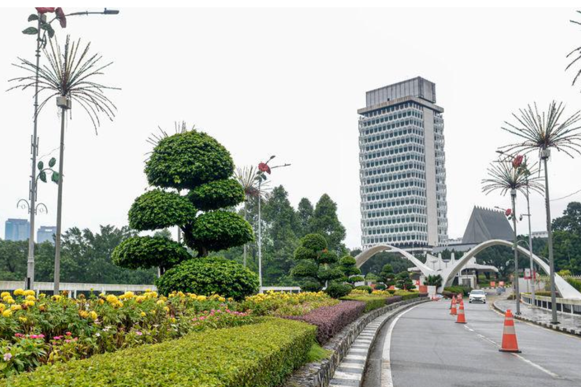 MPs support Malay language requirement for citizenship