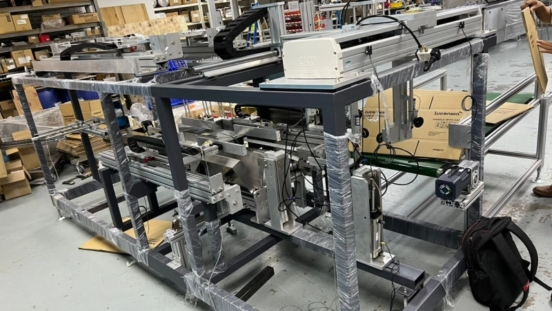 Box Erector Machine - Schneider Solutions with full set solutions with Lexium Servo, Driver, PLC & HMI