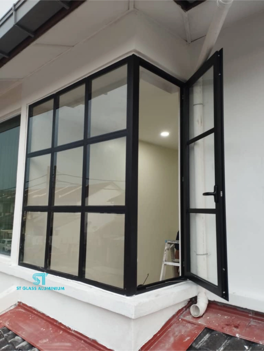 Fixed Glass With Multipoint Window WINDOW SERIES MULTIPOINT CASEMENT ...