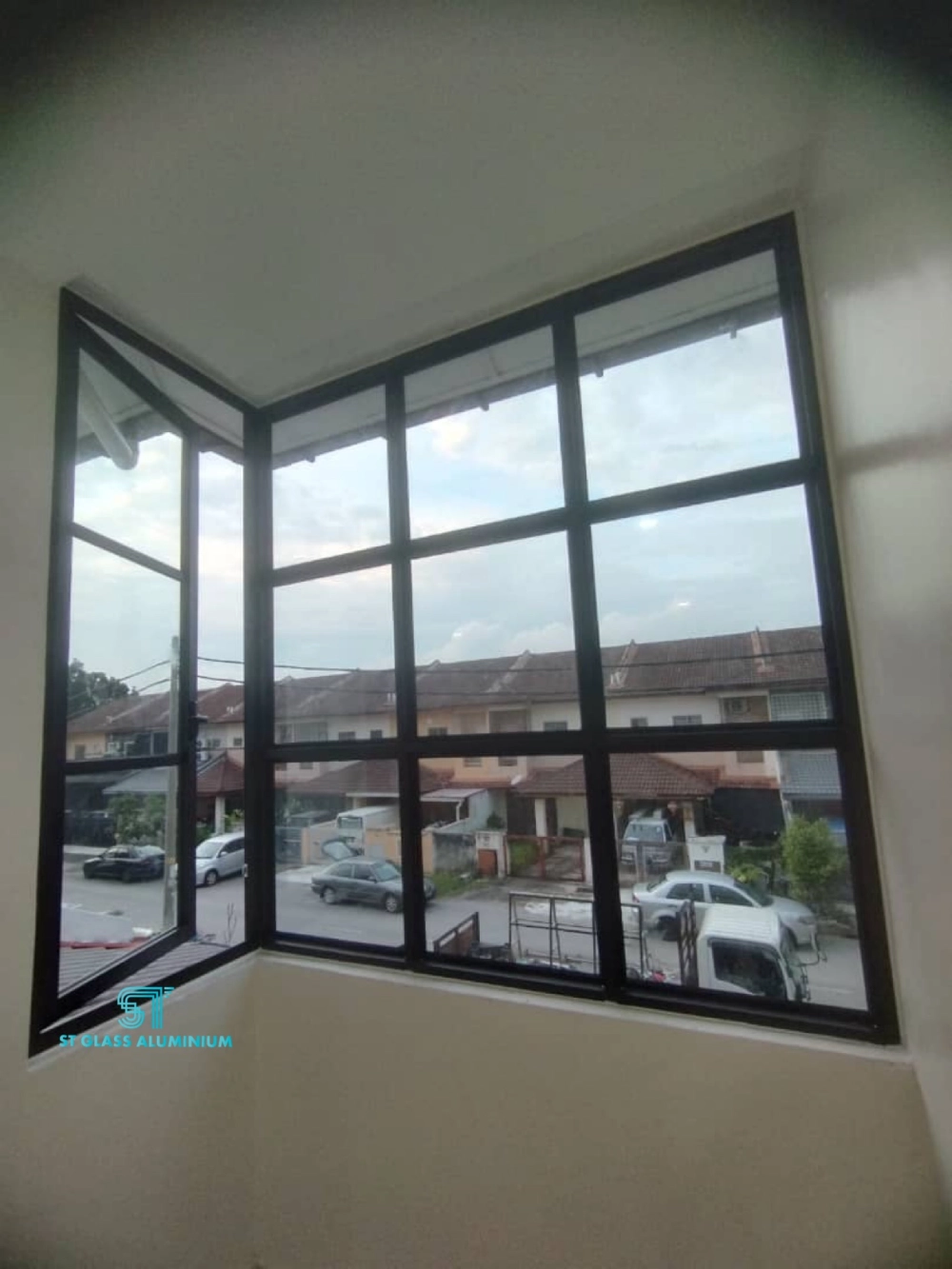 Fixed Glass With Multipoint Window WINDOW SERIES MULTIPOINT CASEMENT ...