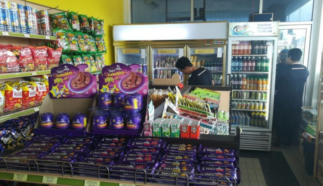 Petrol Station Operators Allowed To Employ Foreign Workers In Cafes, Convenience Shops
