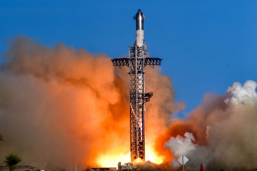 SpaceX launches 24 Starlink internet satellites into space
