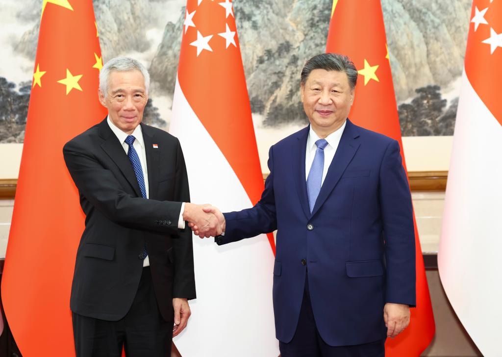 Chinese President Xi meets Lee Hsien Loong, calling for enhanced China-Singapore cooperation