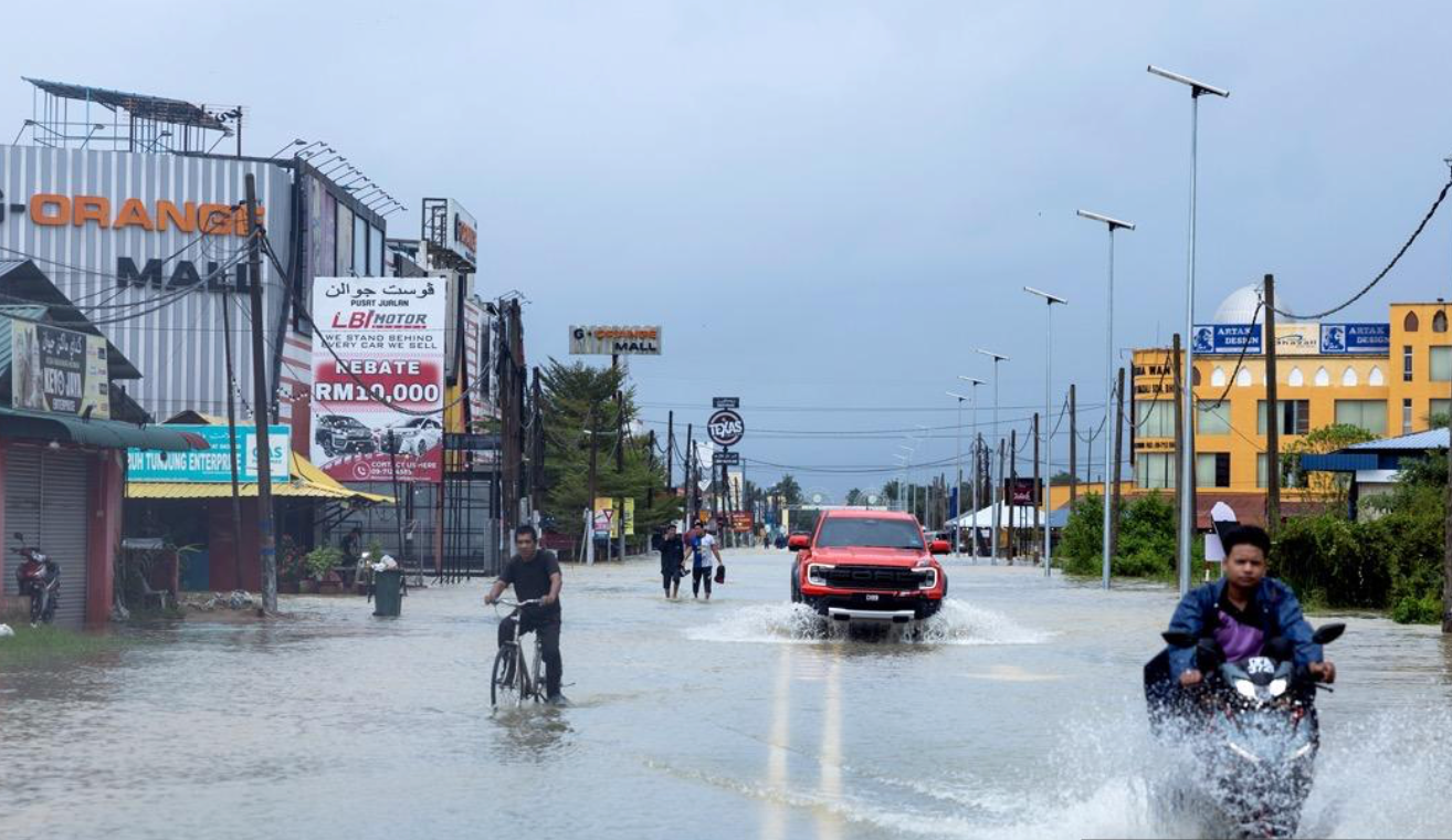Floods: Temporary Closure Of Bank Islam, Agrobank Branches In Kelantan