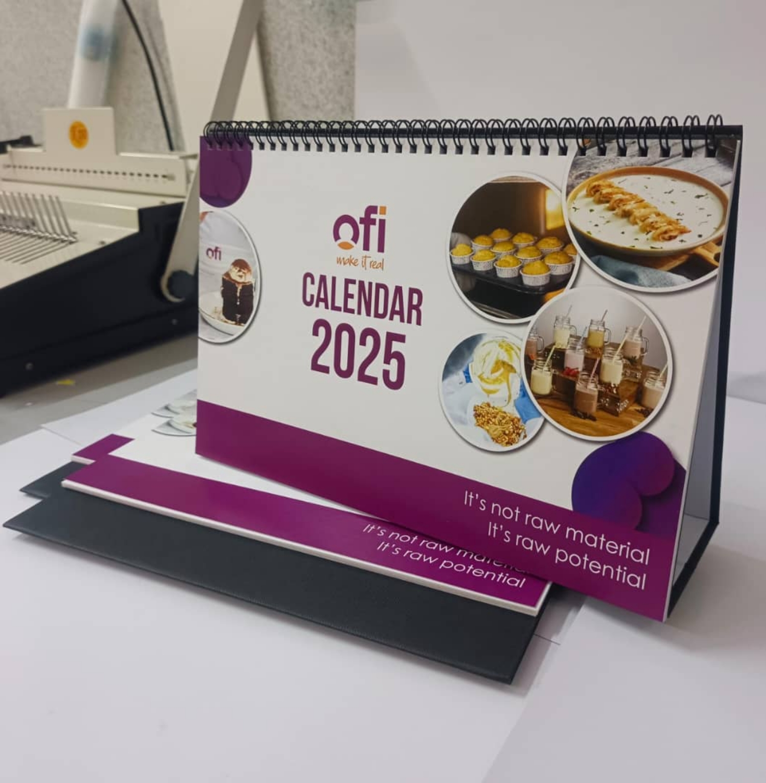 Calendar & notebook