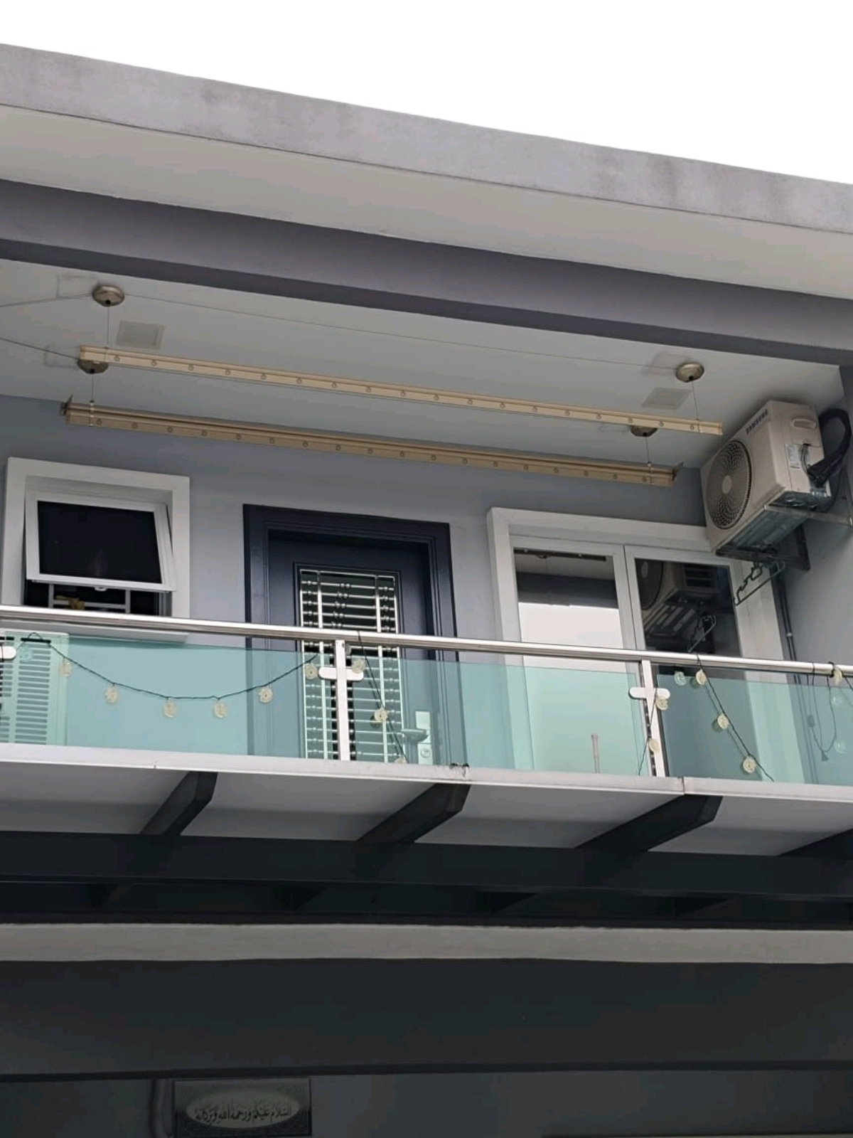 Handlifted clothes hanger done installation 