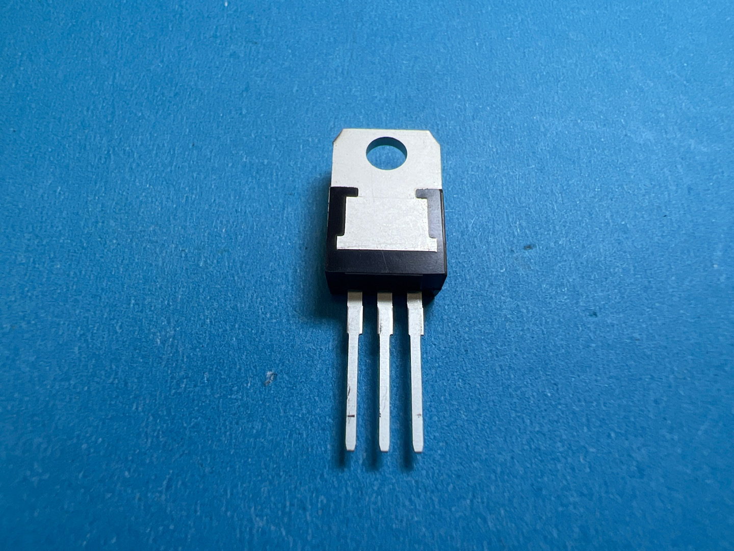 L7810CV(5pcs)